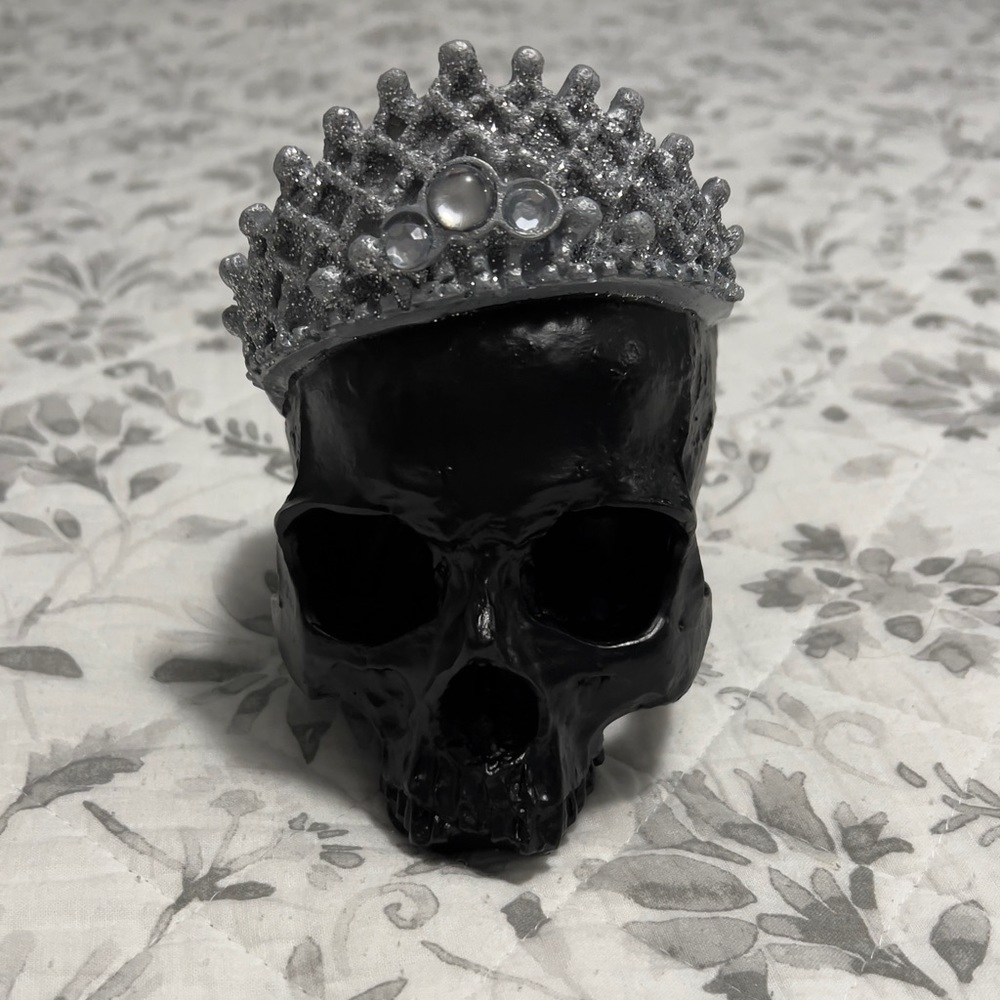 Glam Glitter Skull With Tiara Black & Silver Halloween Spooky Decor Piece